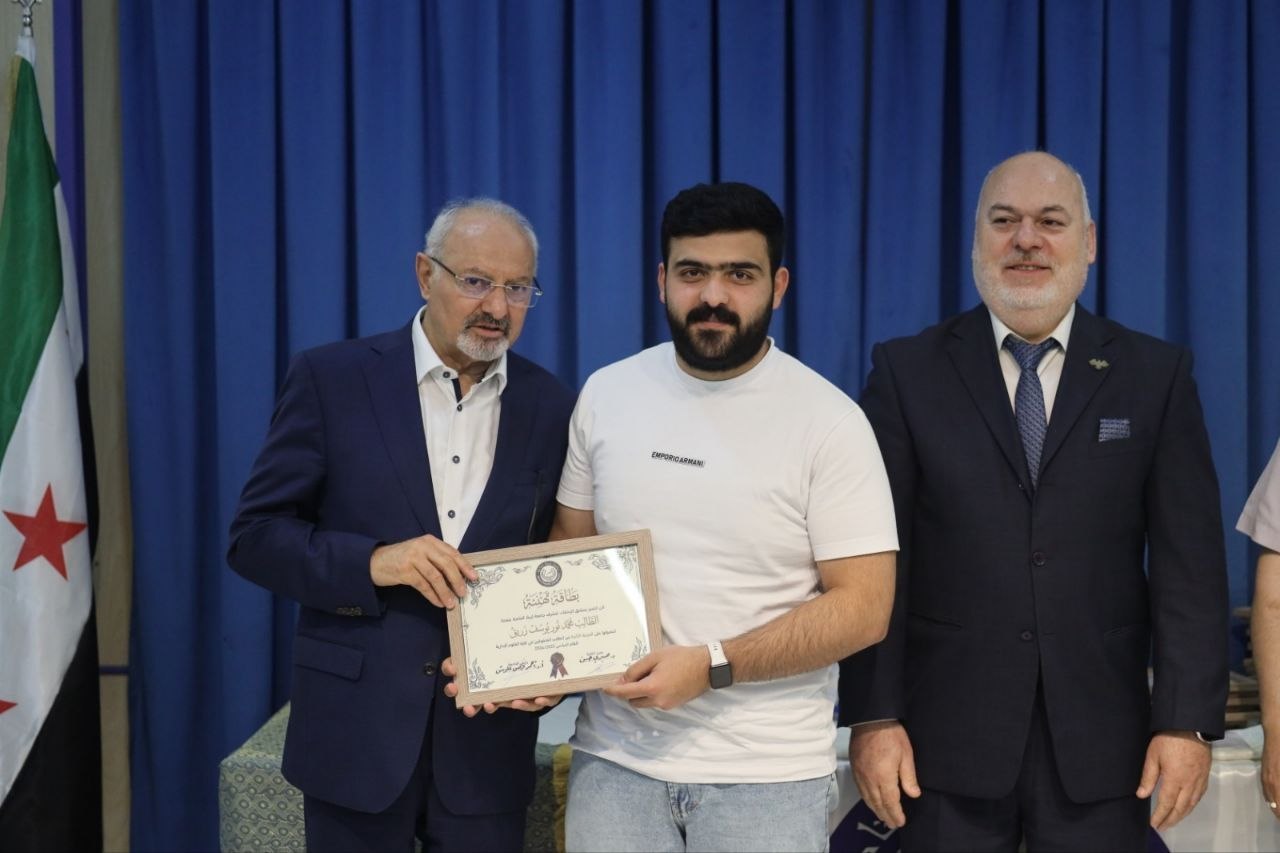 جامعة إيبلا الخاصة تحتفي بأوائل كلية العلوم الإدارية  للعام الدراسي 2024/2025