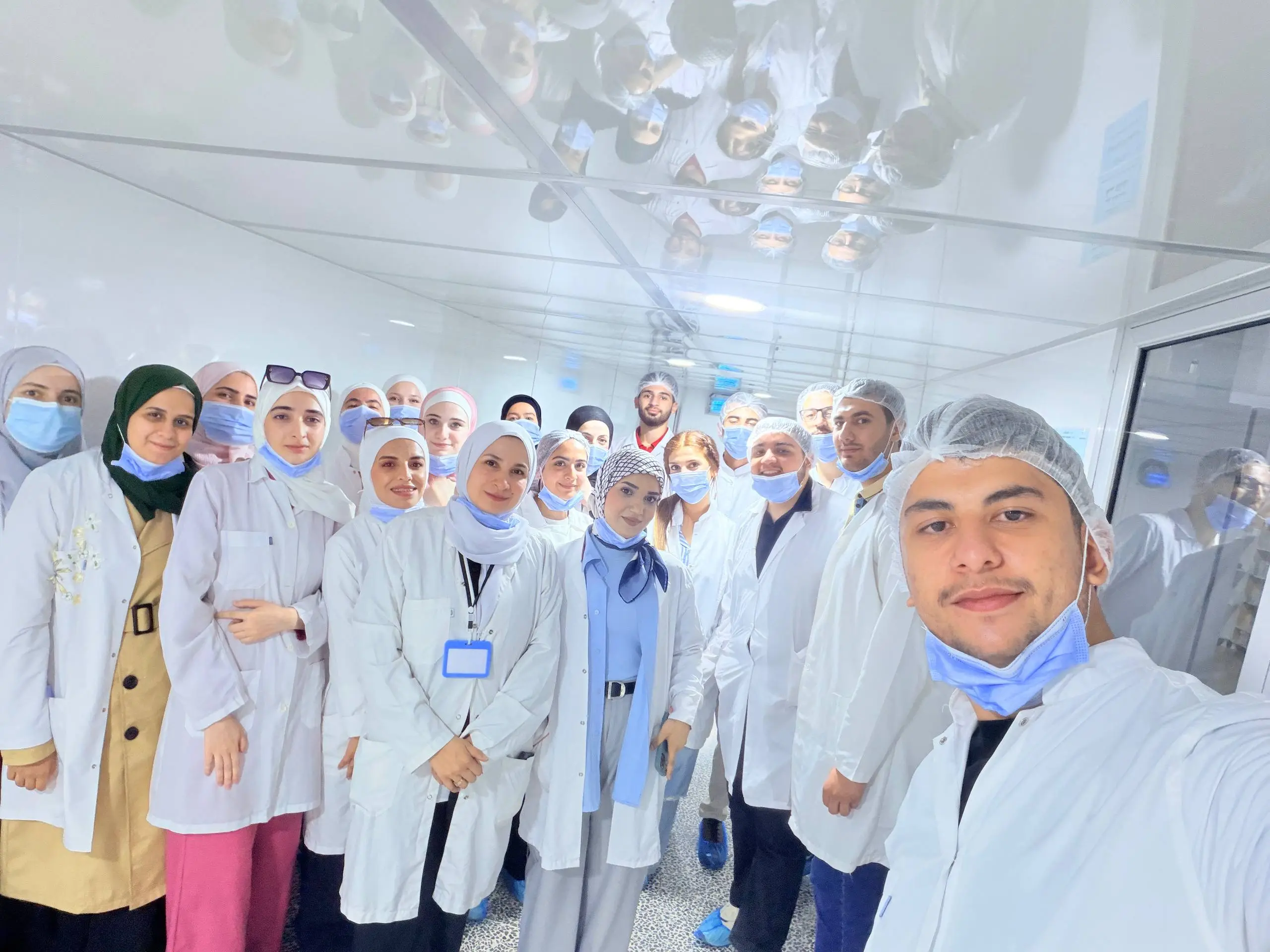 زيارة علمية لطلبة الصيدلة إلى معمل ريڤا للصناعة الدوائية | جامعة إيبلا الخاصة